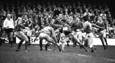 040289 - Wales 13 v 19 Ireland - Five Nations Championship -  Robert Jones of Wales