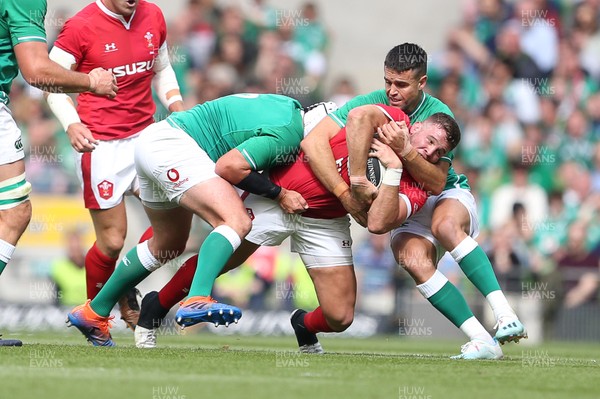 070919 - Wales v Ireland - Guinness Series 2019 - RWC Warm Up - Elliot Dee of Wales is tackled by Jean Kleyn and Conor Murray of Ireland