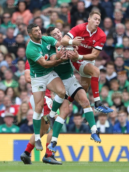 070919 - Wales v Ireland - Guinness Series 2019 - RWC Warm Up - Rob Kearney of Ireland beats George North of Wales to the high ball