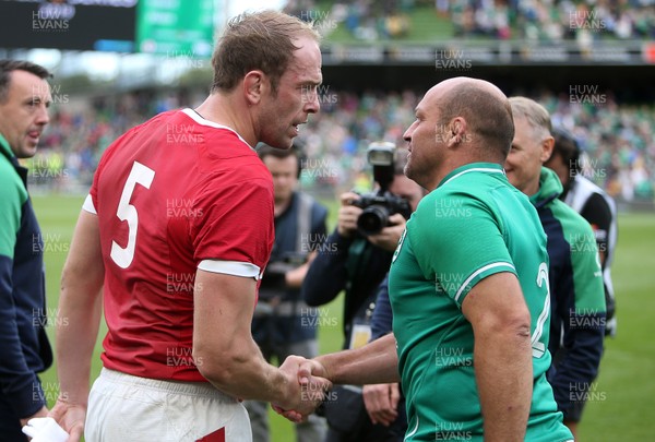070919 - Wales v Ireland - Guinness Series 2019 - RWC Warm Up - Alun Wyn Jones of Wales and Rory Best of Ireland shake hands