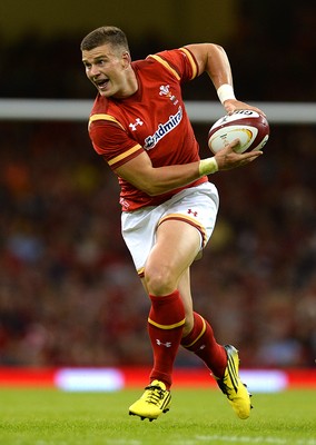 080815 - Wales v Ireland - Dove Men Series 2015 -Scott Williams of Wales