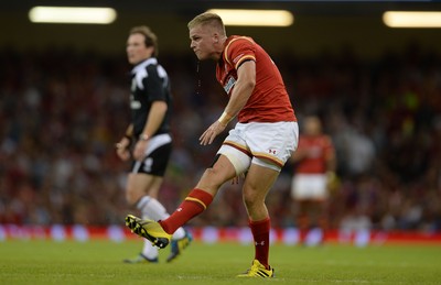 080815 - Wales v Ireland - Dove Men Series 2015 -Gareth Anscombe of Wales