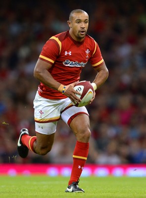 080815 - Wales v Ireland - Dove Men Series 2015 -Eli Walker of Wales