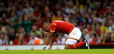 080815 - Wales v Ireland - Dove Men Series 2015 -Eli Walker of Wales