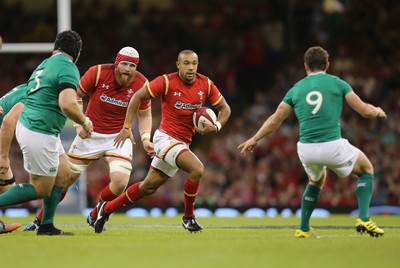 080815 - Wales v Ireland, Dove Men Tests 2015 - Eli Walker of Wales takes on Eoin Reddan of Ireland 