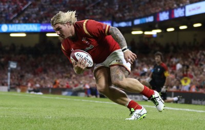 080815 - Wales v Ireland, Dove Men Tests 2015 - Richard Hibbard of Wales races in to score try