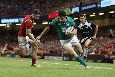 080815 - Wales v Ireland, Dove Men Tests 2015 - Felix Jones of Ireland races in to score try