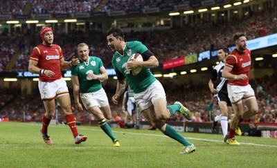 080815 - Wales v Ireland, Dove Men Tests 2015 - Felix Jones of Ireland races in to score try