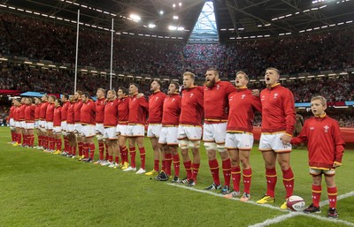 080815 - Wales v Ireland - Dove Men Series - The Wales team sing the anthem