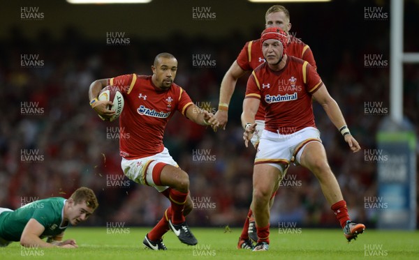 080815 - Wales v Ireland - Dove Men Series 2015 -Eli Walker of Wales