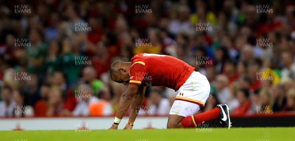 080815 - Wales v Ireland - Dove Men Series 2015 -Eli Walker of Wales