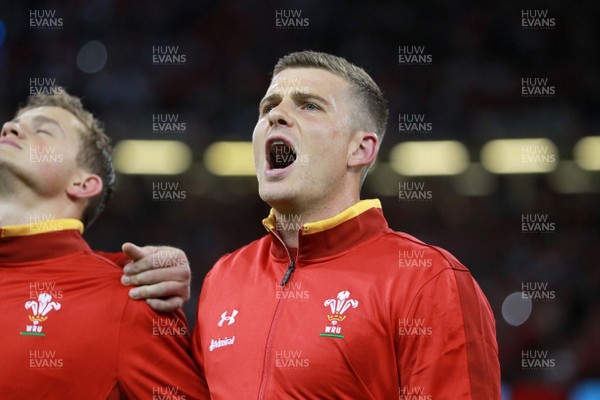 080815 - Wales v Ireland - Dove Mens Series - Scott Williams of Wales