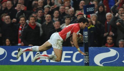 12.03.11 - Wales v Ireland - RBS Six Nations 2011 - Mike Phillips of Wales scores try. 