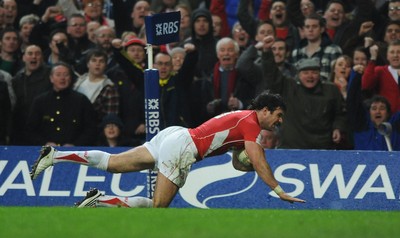12.03.11 - Wales v Ireland - RBS Six Nations 2011 - Mike Phillips of Wales scores try. 