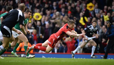 140315 - Wales v Ireland - RBS 6 Nations 2015 -Scott Williams of Wales scores try