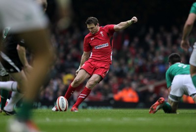 140315 - Wales v Ireland - RBS 6 Nations - Dan Biggar of Wales scores a drop goal