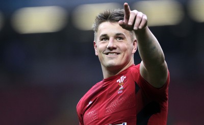 140315 - Wales v Ireland - RBS 6 Nations - Jonathan Davies of Wales thanks the fans