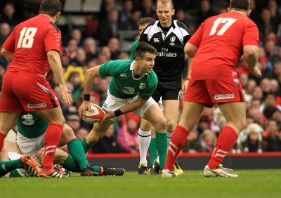 140315 - Wales v Ireland - RBS 6 Nations -Conor Murray of Ireland sets up another attack