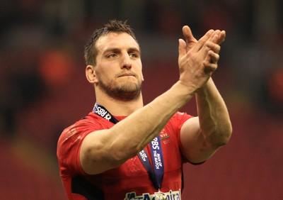 140315 - Wales v Ireland - RBS 6 Nations -Sam Warburton of Wales applauds the crowds after the game