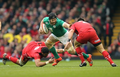 140315 - Wales v Ireland, RBS 6 Nations 2015 - Sean OÕBrien of Ireland takes on Taulupe Faletau of Wales and Scott Baldwin of Wales