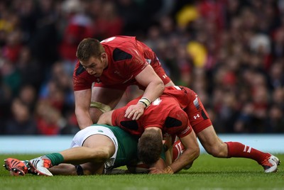 140315 - Wales v Ireland - RBS Six Nations - Dan Lydiate and George North of Wales look to jackal the ball