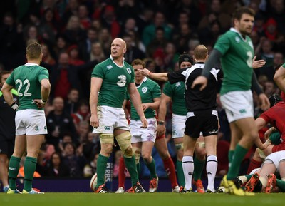 140315 - Wales v Ireland - RBS Six Nations - Paul O’Connell of Ireland looks up to see a replay on the big screen