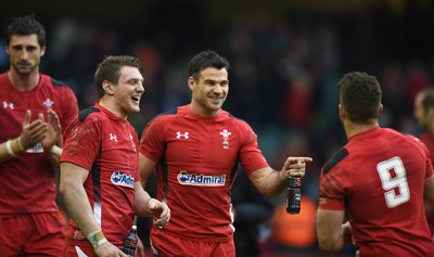 140315 - Wales v Ireland - RBS Six Nations - Wales Mike Phillips and Dan Biggar celebrate