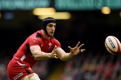 140315 - Wales v Ireland - RBS Six Nations - Sam Warburton of Wales