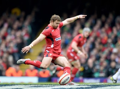 140315 - Wales v Ireland - RBS Six Nations - Leigh Halfpenny of Wales kicks for goal