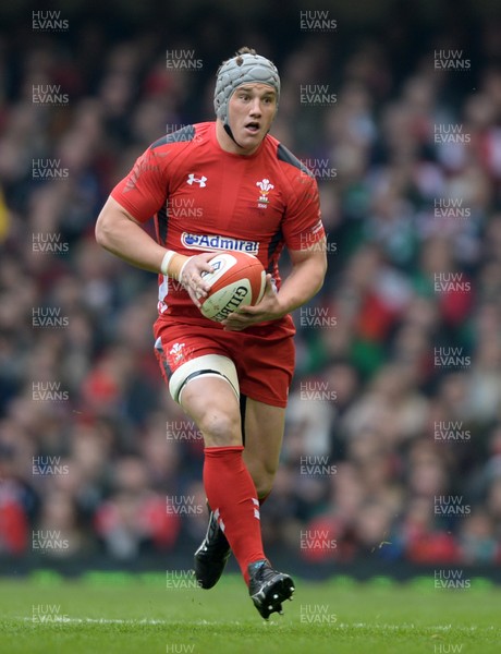 140315 - Wales v Ireland - RBS 6 Nations 2015 -Jonathan Davies of Wales