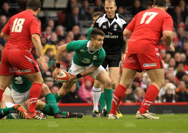 140315 - Wales v Ireland - RBS 6 Nations -Conor Murray of Ireland sets up another attack