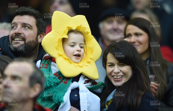 140315 - Wales v Ireland - RBS Six Nations - Eve Myles and daughter Matilda enjoy the match