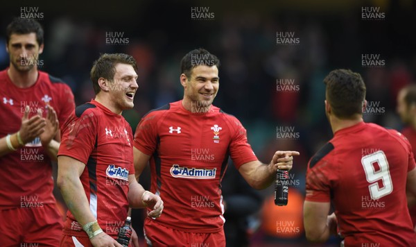 140315 - Wales v Ireland - RBS Six Nations - Wales Mike Phillips and Dan Biggar celebrate