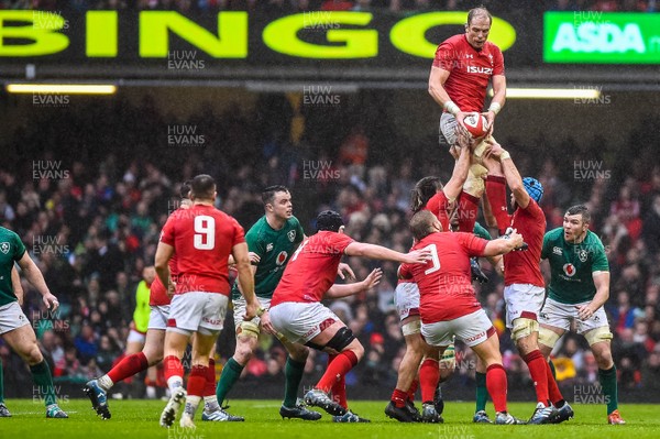 160319 - Wales v Ireland - Guinness Six Nations - Alun Wyn Jones of Wales catches the line out ball 