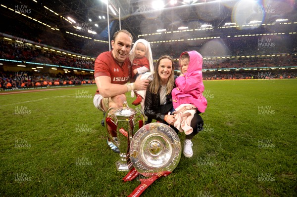 160319 - Wales v Ireland - Guinness Six Nations - Alun Wyn Jones of Wales with his wide and children celebrates