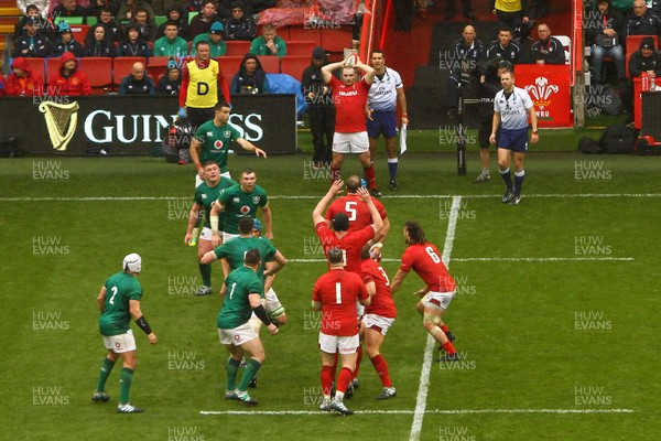 160319 - Wales v Ireland - Guinness Six Nations -  Ken Owens of Wales throws into an attacking lineout 
