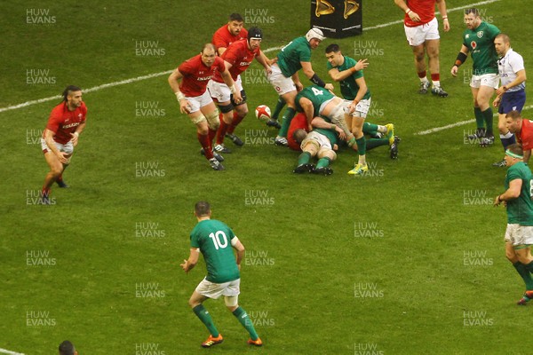 160319 - Wales v Ireland - Guinness Six Nations -  Conor Murray of Ireland begins another attacking phase 