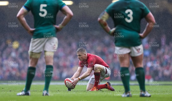 160319 - Wales v Ireland, Guinness Six Nations Championship 2019 - Gareth Anscombe of Wales lines up a penalty kick