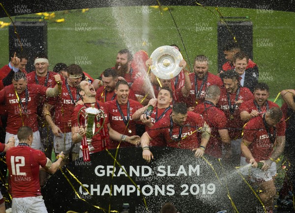 160319 - Wales v Ireland, Guinness Six Nations Championship 2019 - The Wales squad celebrate after winning the Grand Slam