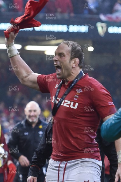 160319 - Wales v Ireland - Guinness Six Nations - Alun Wyn Jones of Wales celebrates winning the Guinness Six Nations and the Grand Slam