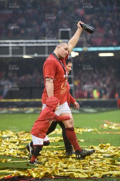 160319 - Wales v Ireland - Guinness Six Nations - Ken Owens of Wales  celebrate winning the Guinness Six Nations and the Grand Slam