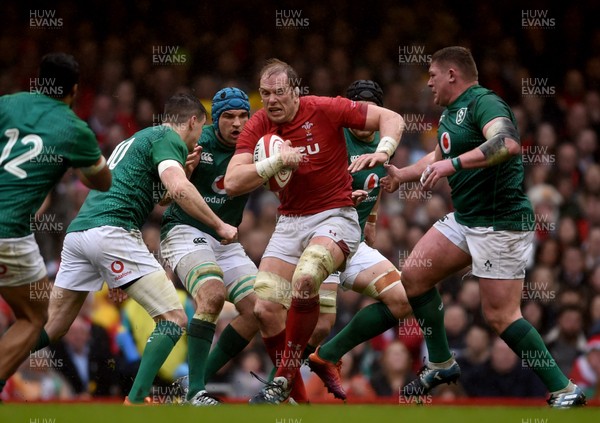 160319 - Wales v Ireland - Guinness Six Nations -  Alun Wyn Jones of Wales looks for a way through