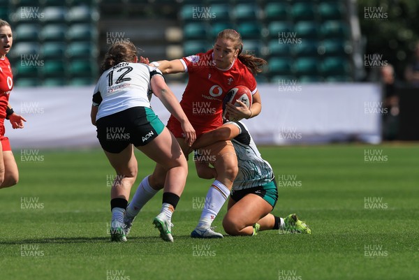 200425 - Wales v Ireland, Guinness Women’s Six Nations 2025 - Lisa Neumann of Wales looks to break