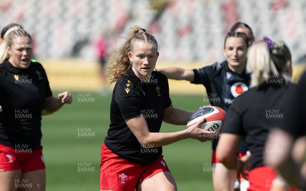 200425 - Wales v Ireland, Guinness Women’s Six Nations 2025 - Carys Cox of Wales during warm up