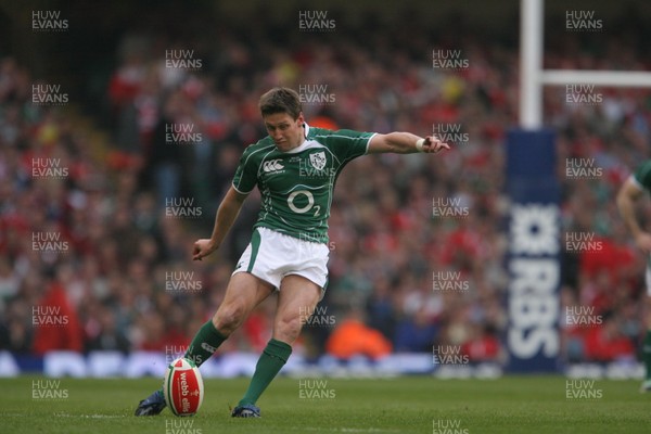 21.03.09 Wales V Ireland... Ireland's Ronan O'Gara kicks at goal. 