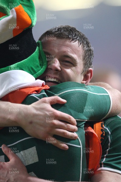 21.03.09 - Wales v Ireland, RBS 6 Nations 2009. -  Ireland's Ireland's  Brian O'Driscoll celebrates with Ireland's Rob Kearney after Ireland win the RBS Six Nations 2009 and taking the Grand Slam 