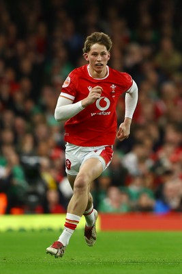 220225 - Wales v Ireland - Guinness Six Nations - Ellis Mee of Wales in action