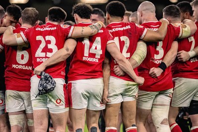 220225 - Wales v Ireland - Guinness Six Nations -  Wales huddle post match 