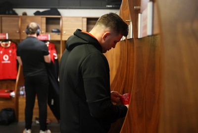 220225 - Wales v Ireland - Guinness 6 Nations Championship - Elliot Dee of Wales in the dressing room before the game