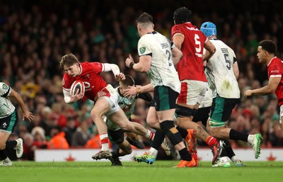 220225 - Wales v Ireland - Guinness 6 Nations Championship - Ellis Mee of Wales makes a break